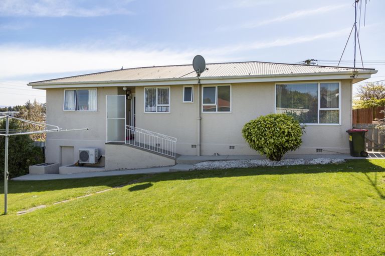 Photo of property in 19 Stuart Street, Holmes Hill, Oamaru, 9401