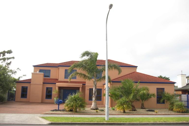 Photo of property in 14 Crannich Place, Wattle Downs, Auckland, 2103