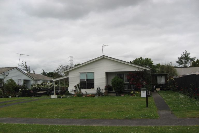 Photo of property in 17 Rountree Place, Conifer Grove, Takanini, 2112