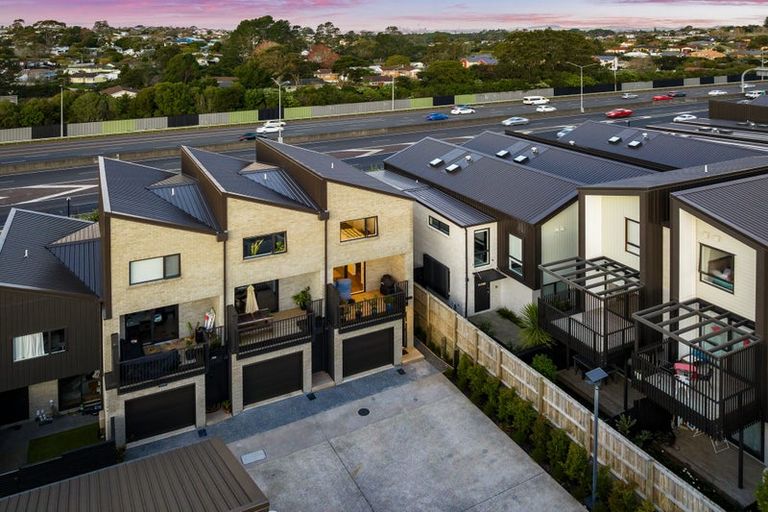 Photo of property in 26/28 Westgate Drive, Westgate, Auckland, 0614