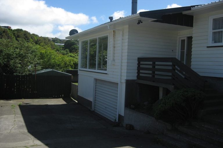 Photo of property in 18 Holly Grove, Maungaraki, Lower Hutt, 5010