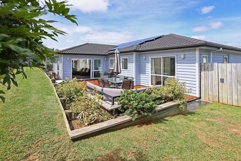 Photo of property in 7 Nirmal Place, Sunnyvale, Auckland, 0612