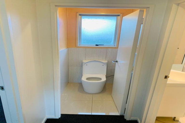 Photo of property in 2/4 Stanhope Road, Mount Wellington, Auckland, 1051