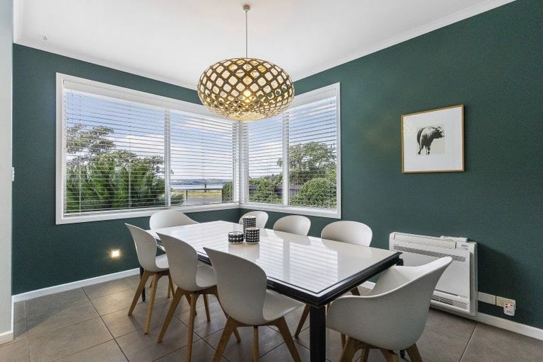 Photo of property in 20 Marine Parade, Mellons Bay, Auckland, 2014