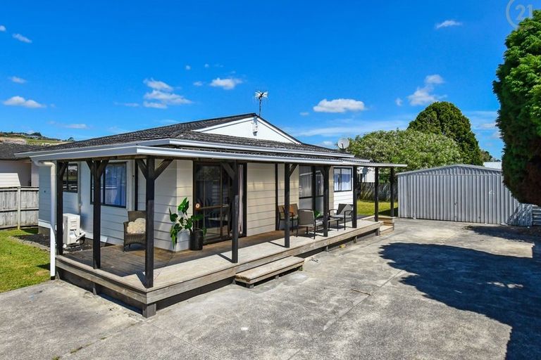 Photo of property in 4 Tilbrook Place, Papakura, 2110