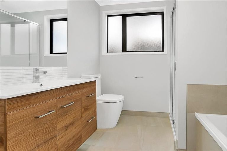 Photo of property in 17 Pukewhero Rise, Westgate, Auckland, 0614