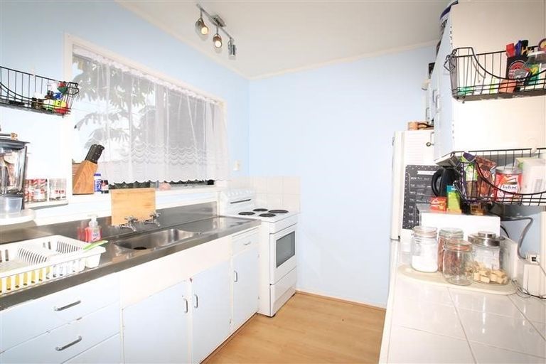 Photo of property in 6/25 West Coast Road, Glen Eden, Auckland, 0602