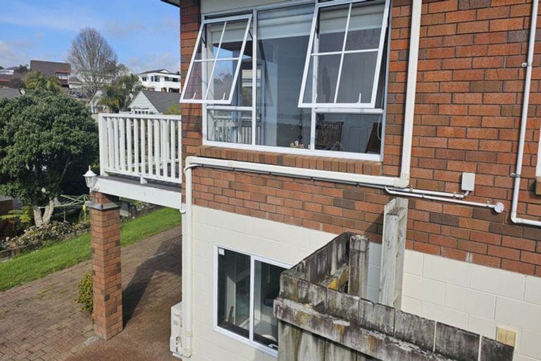 Photo of property in 127 Hobsonville Road, West Harbour, Auckland, 0618