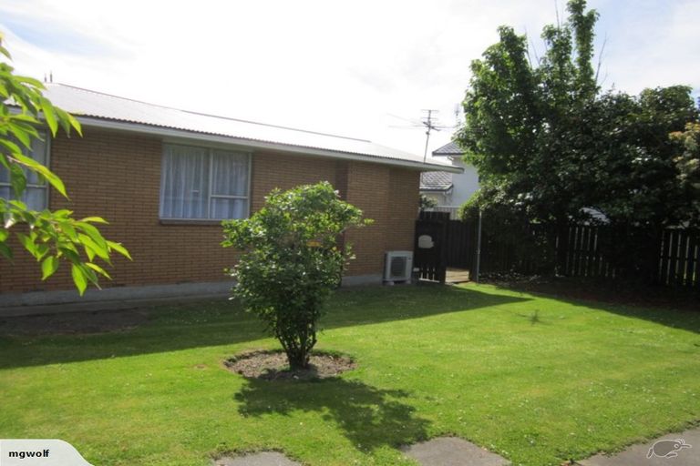 Photo of property in 2/68 Nortons Road, Avonhead, Christchurch, 8042