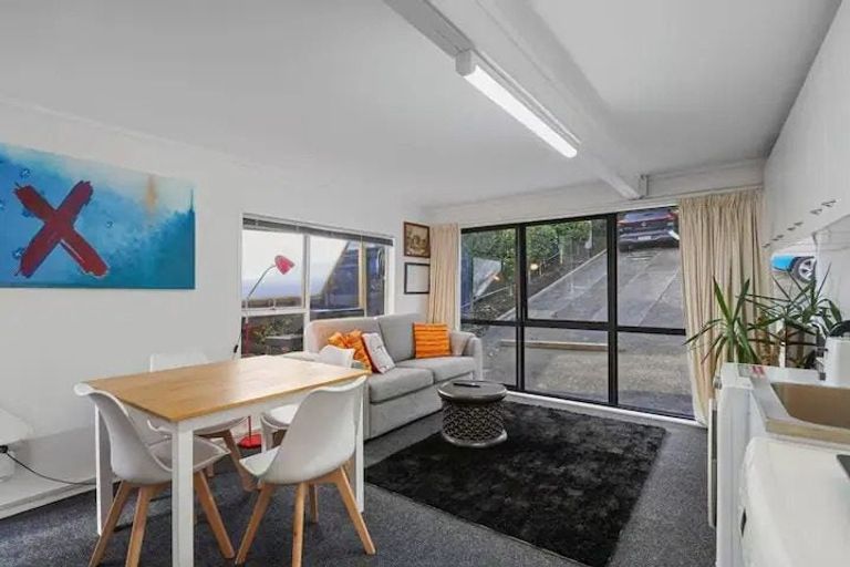 Photo of property in 3a Palmer Crescent, Mission Bay, Auckland, 1071
