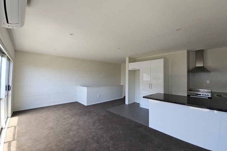 Photo of property in 4/18 Lambley Road, Titahi Bay, Porirua, 5022