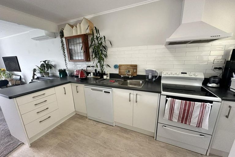 Photo of property in 4/22 Mccoll Street, Vogeltown, Wellington, 6021