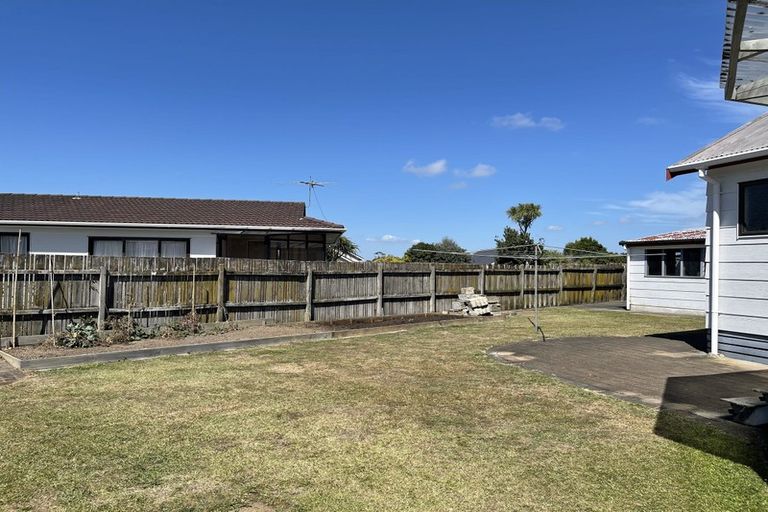 Photo of property in 9 Sheralee Place, Bucklands Beach, Auckland, 2014