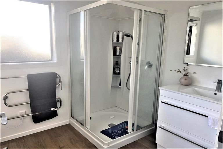 Photo of property in 548a Queen Street East, Levin, 5510