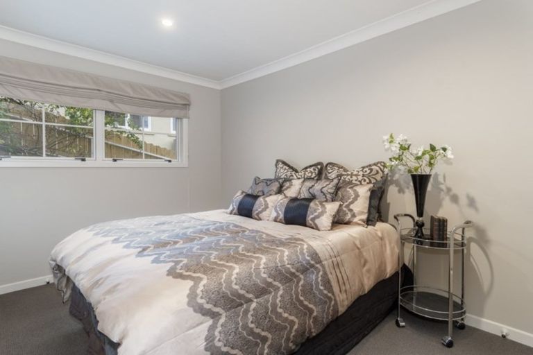 Photo of property in 24 Seaview Road, Otumoetai, Tauranga, 3110
