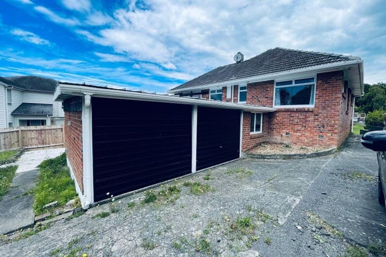 Photo of property in 78 Divich Avenue, Te Atatu South, Auckland, 0610