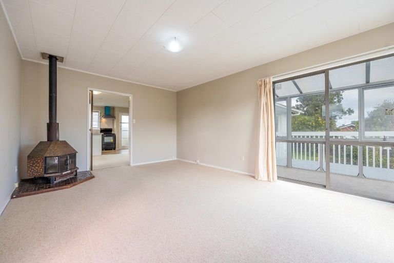 Photo of property in 92 Lynn Road, Bayview, Auckland, 0629