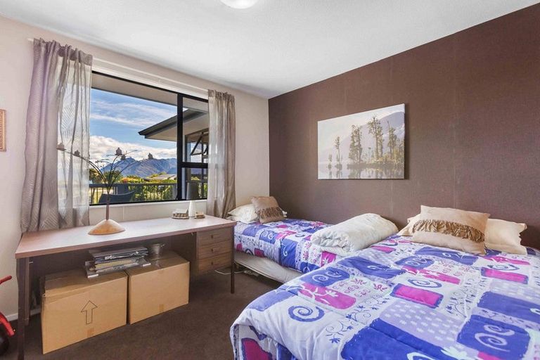 Photo of property in 17 Parry Crescent, Lake Hawea, 9382