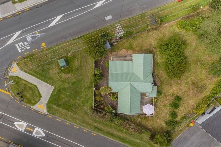 Photo of property in 69 Waimea Road, Waikanae Beach, Waikanae, 5036