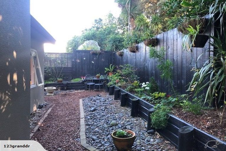 Photo of property in 44a Selwyn Road, Cockle Bay, Auckland, 2014