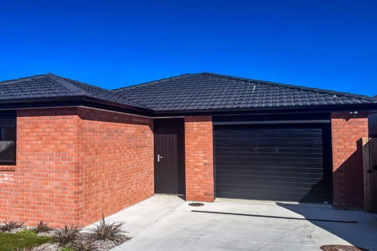 Photo of property in 18 Waruhia Crescent, Rototuna North, 3281
