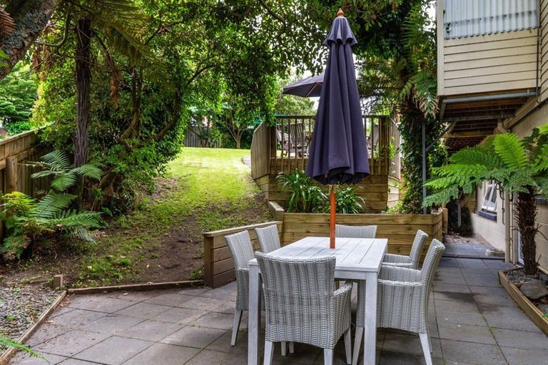 Photo of property in 6 Liston Avenue, Hilltop, Taupo, 3330