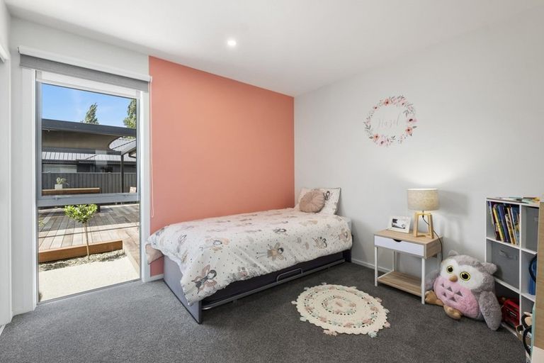 Photo of property in 42 Stratford Drive, Mount Pisa, Cromwell, 9383