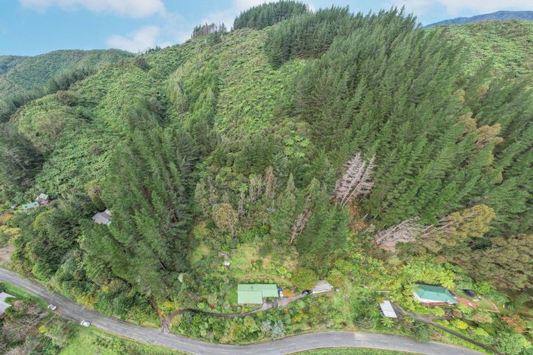 Photo of property in 298 Moores Valley Road, Wainuiomata, 5373