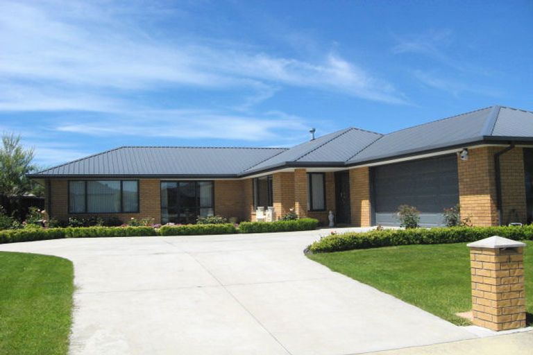 Photo of property in 11 Mistral Road, Northwood, Christchurch, 8051