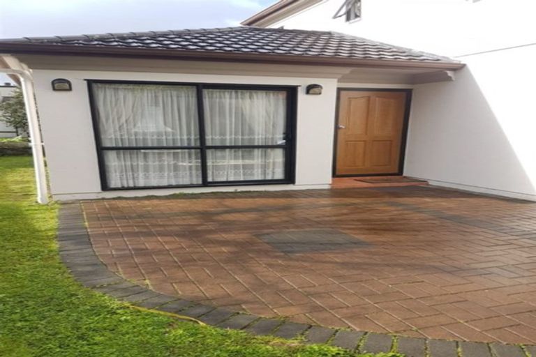 Photo of property in 38 Harbour View Road, Te Atatu Peninsula, Auckland, 0610