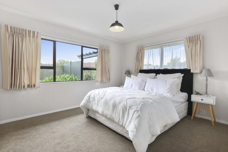 Photo of property in 6 Larkspur Court, The Gardens, Auckland, 2105