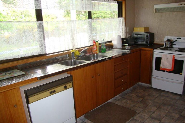 Photo of property in 11 Yorke Road, Haruru, 0204