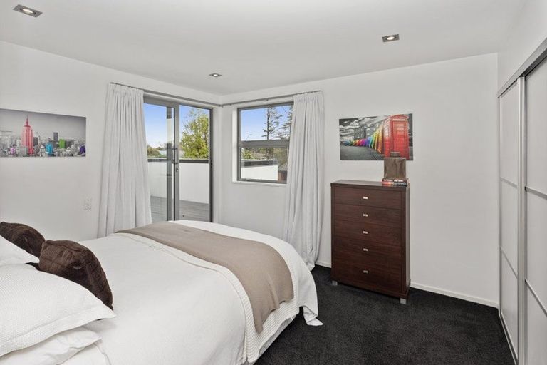 Photo of property in 107 Gardiners Road, Harewood, Christchurch, 8051