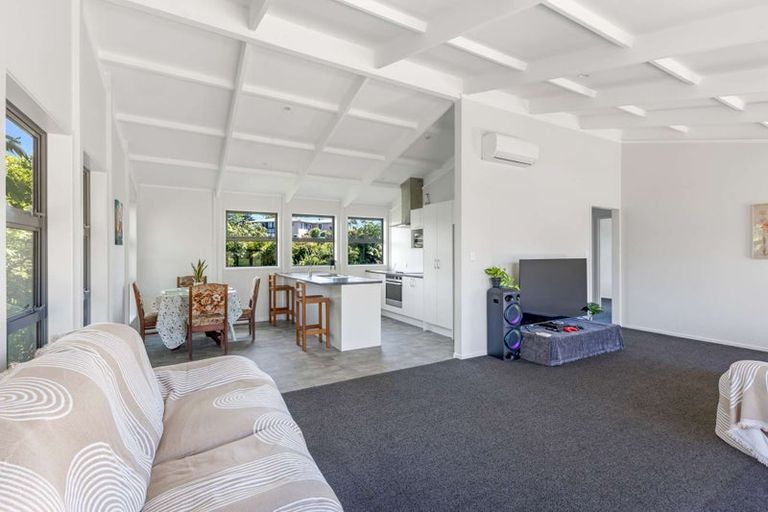 Photo of property in 14 Nevada Drive, Merrilands, New Plymouth, 4312