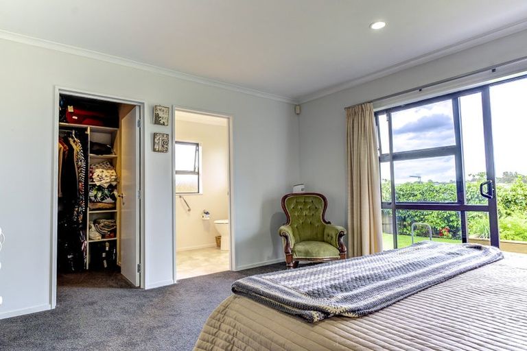 Photo of property in 97 Farnborough Drive, Grandview Heights, Hamilton, 3200