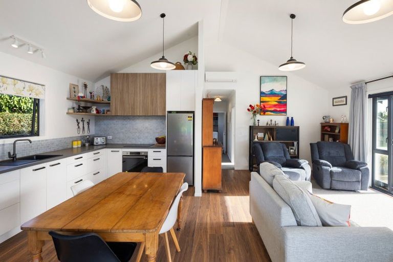 Photo of property in 16 Cowley Drive, Leamington, Cambridge, 3432