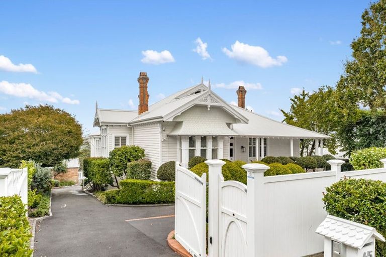 Photo of property in 65 Marine Parade, Herne Bay, Auckland, 1011