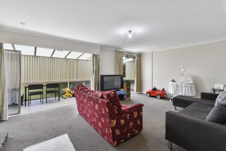 Photo of property in 40 Mack Place, Red Hill, Papakura, 2110