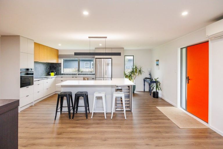Photo of property in 36 Signal Street, Foxton Beach, Foxton, 4815