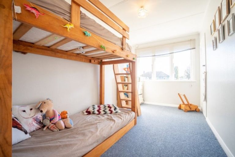 Photo of property in 24 Leicester Street, Terrace End, Palmerston North, 4410