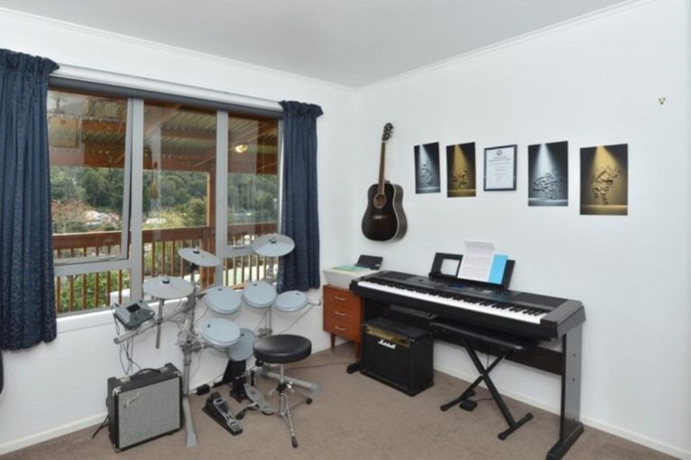 Photo of property in 15 Willow Place, Horahora, Whangarei, 0110