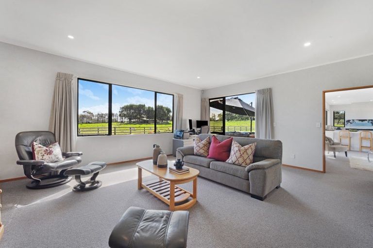 Photo of property in 30 Clifton Road, Whitford, Howick, 2571