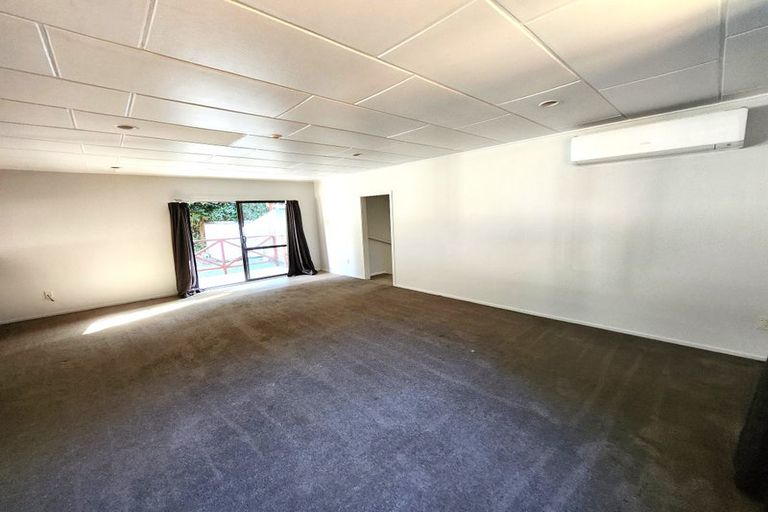 Photo of property in 105 Tidal Road, Mangere, Auckland, 2022