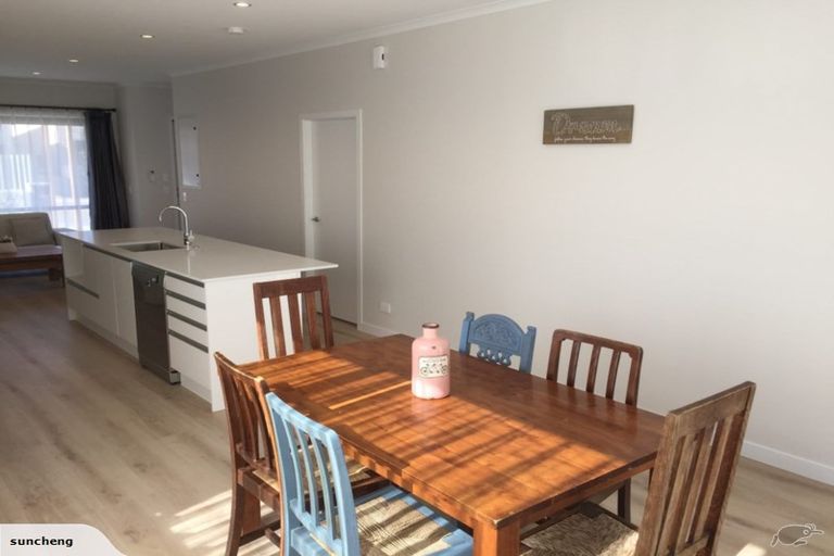 Photo of property in 10 Grey Warbler Road, Hobsonville, Auckland, 0616