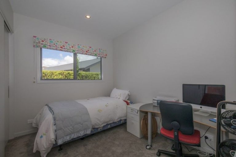 Photo of property in 5 Edgewood Place, Wanaka, 9305
