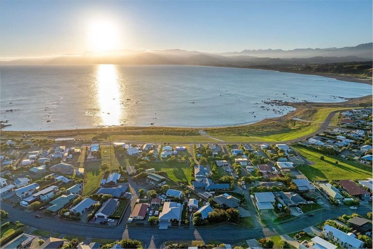 Photo of property in 97 South Bay Parade, South Bay, Kaikoura, 7300