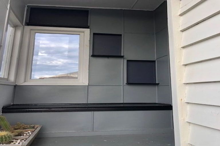 Photo of property in 51 Onewa Road, Northcote, Auckland, 0627