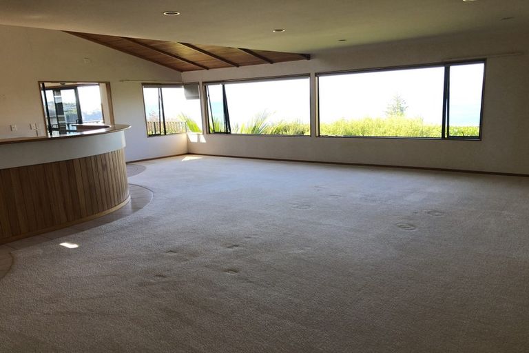 Photo of property in 46 Wade River Road, Stanmore Bay, Whangaparaoa, 0932