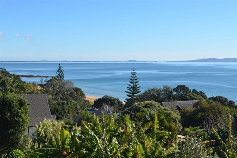 Photo of property in 16 Seaview Road, Cable Bay, 0420