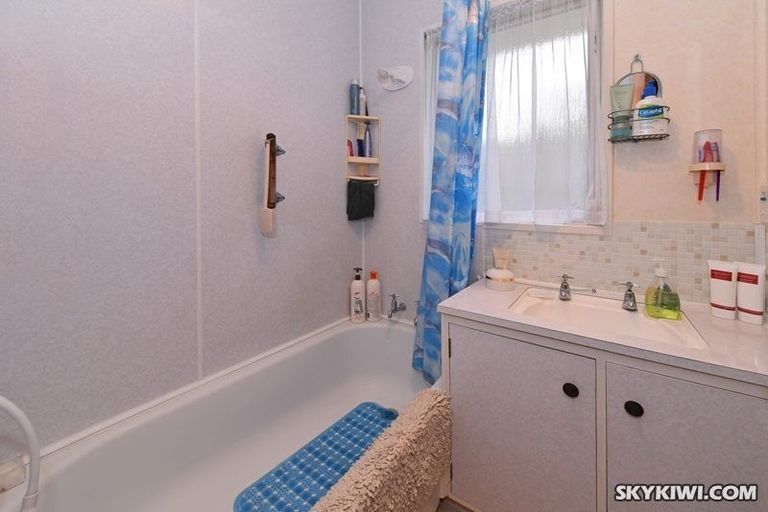 Photo of property in 2/21 Cosy Place, Howick, Auckland, 2014